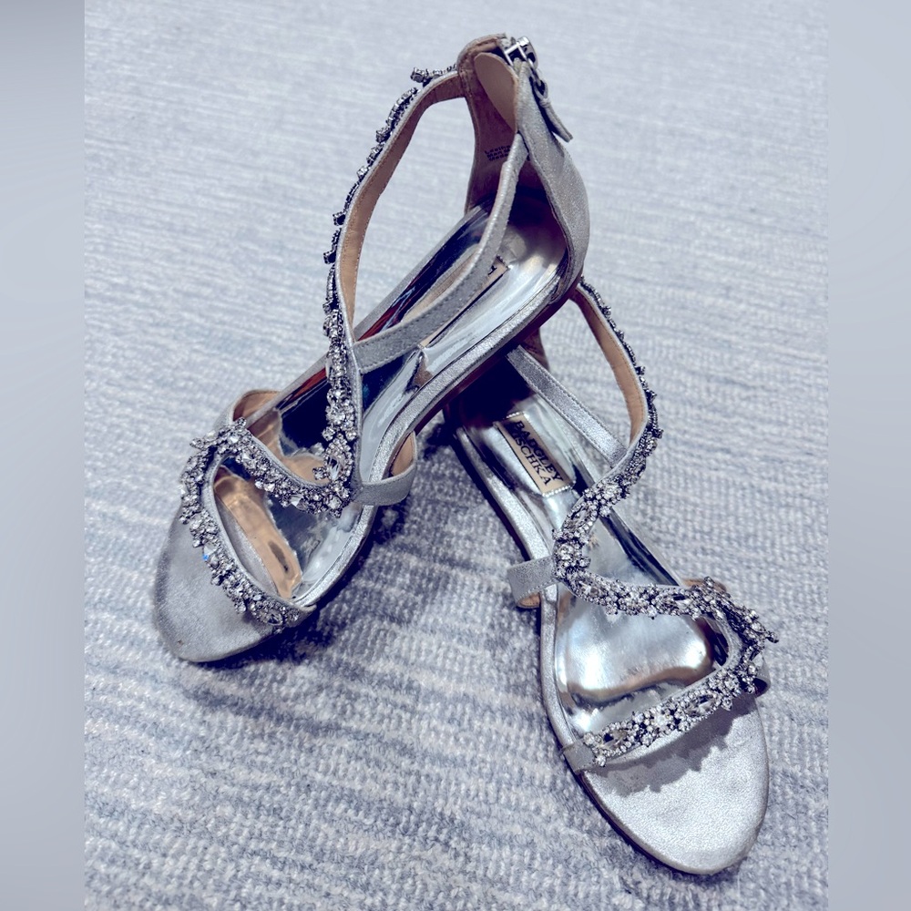Badgley Mischka Carey Flat Rhinestone Sandals size 6